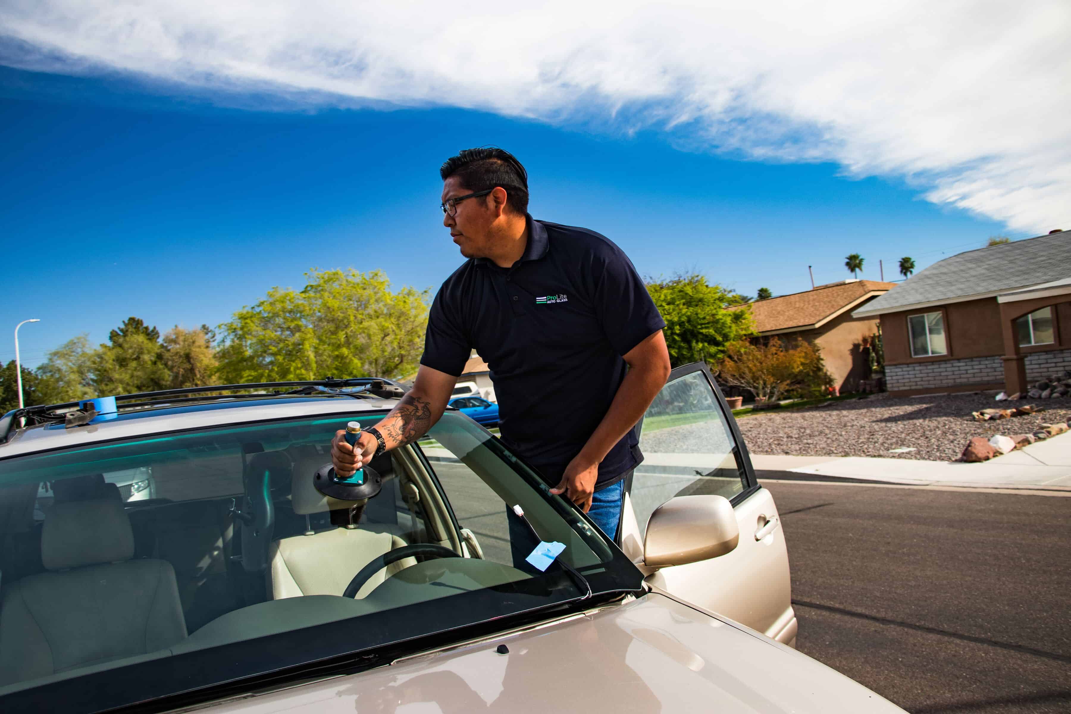 auto windshield replacement